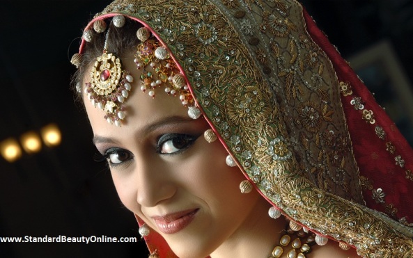 https://hemantkhurana81.wordpress.com/wp-content/uploads/2011/09/indian_bridal_dress_cutwork.jpg